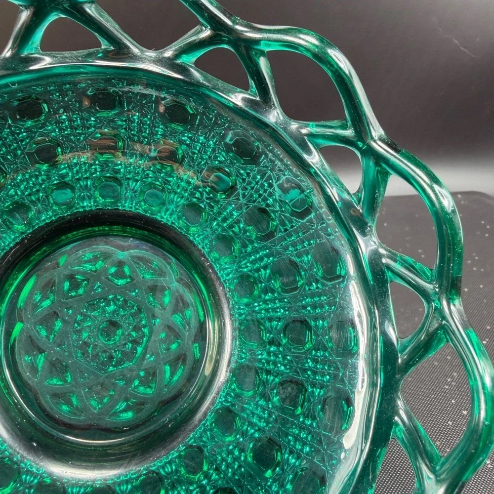 Imperial Glass Emerald Green Lace Edge Pressed Glass Bowl Geometric Star Pattern
